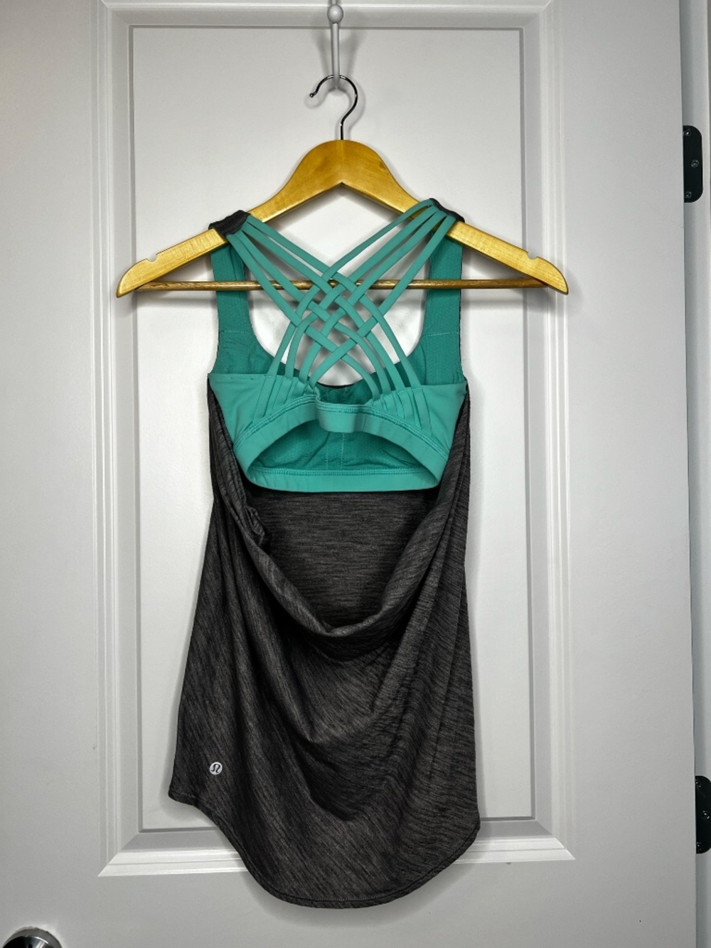 Lululemon Gray Tank Size 2 Open Cutout Back Green Strappy Yoga Athletic top - Picture 2 of 6